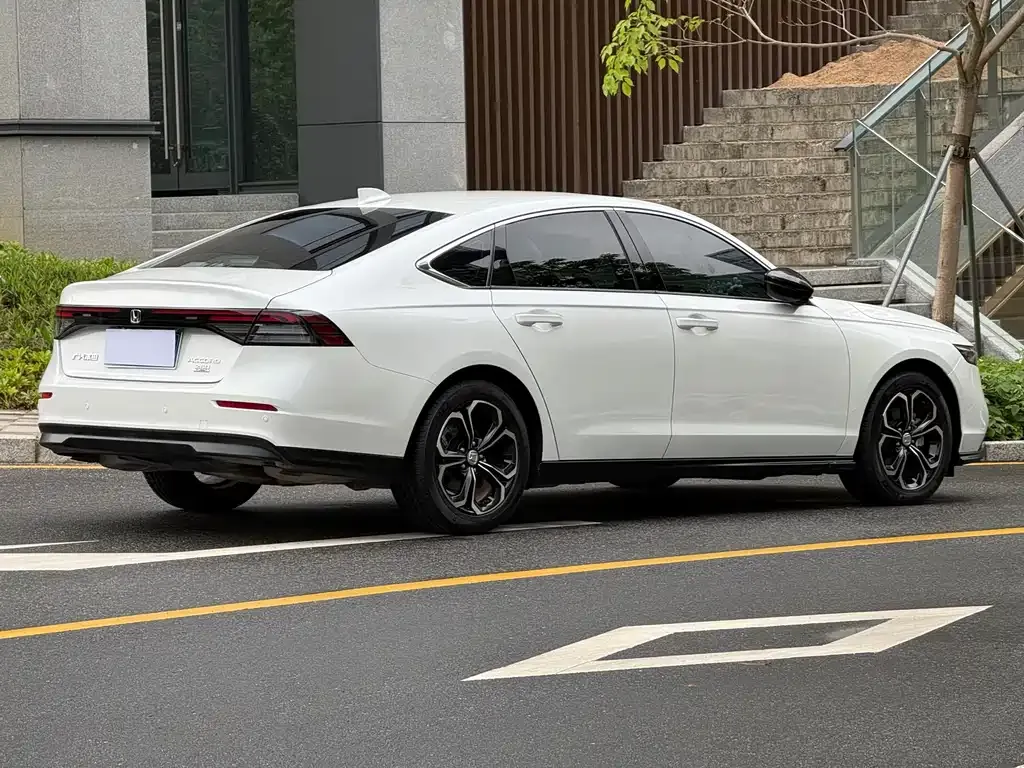 Honda Accord — фото 6