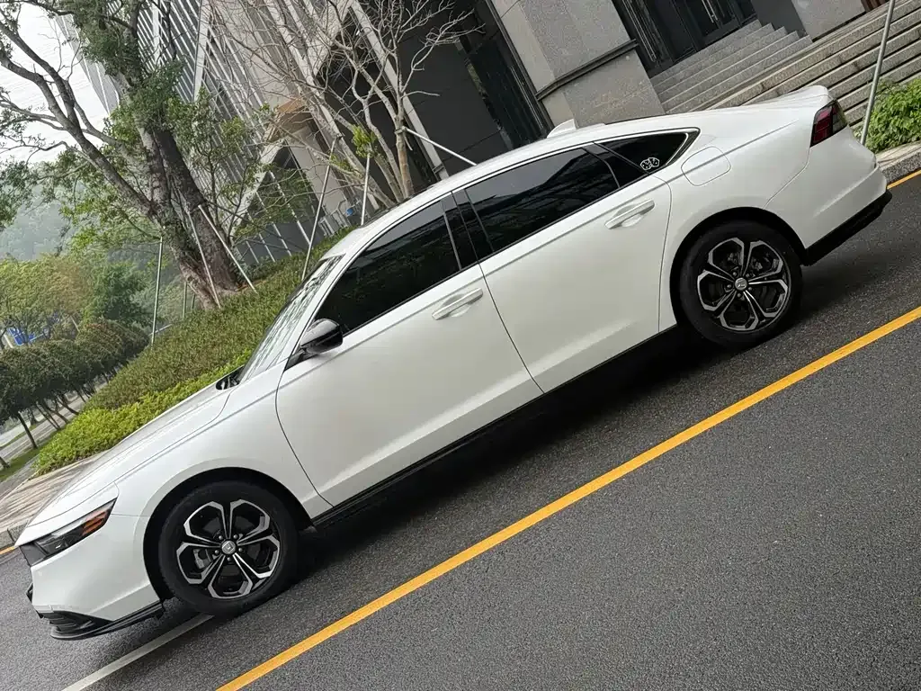 Honda Accord — фото 3