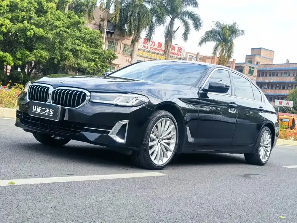 BMW 5 Series — фото 1