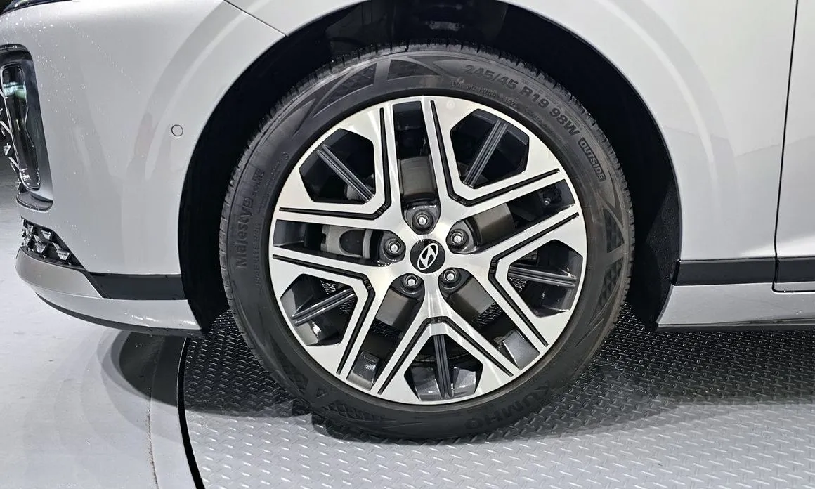 Hyundai Grandeur 2023 из KR, фото 9