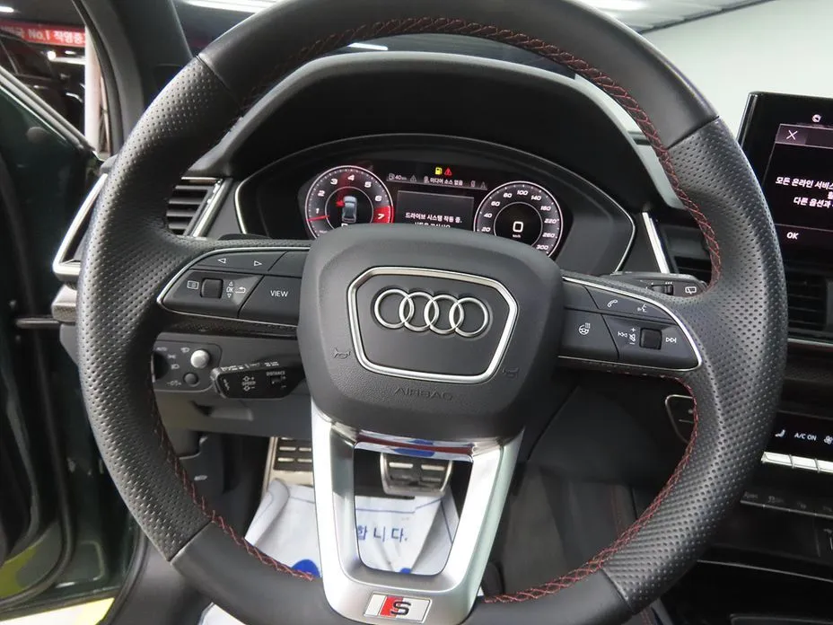Audi SQ5 2023 из KR, фото 9