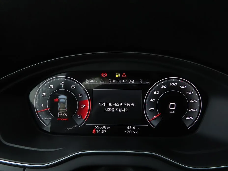 Audi SQ5 2023 из KR, фото 3