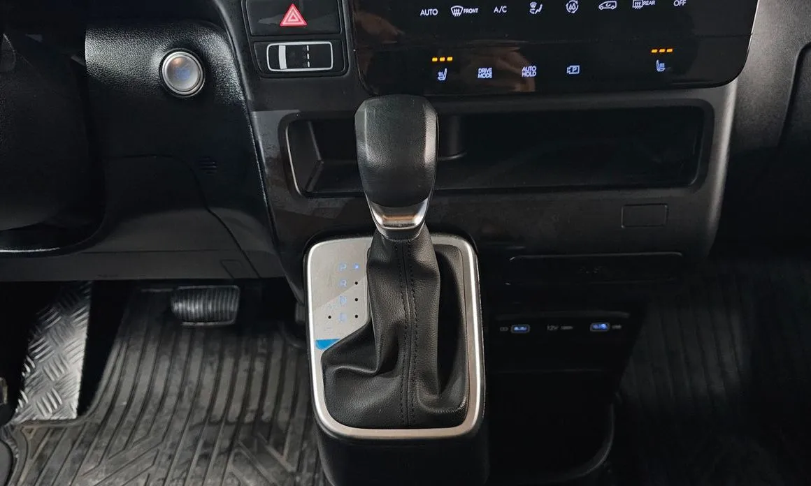 Hyundai Staria — фото 2