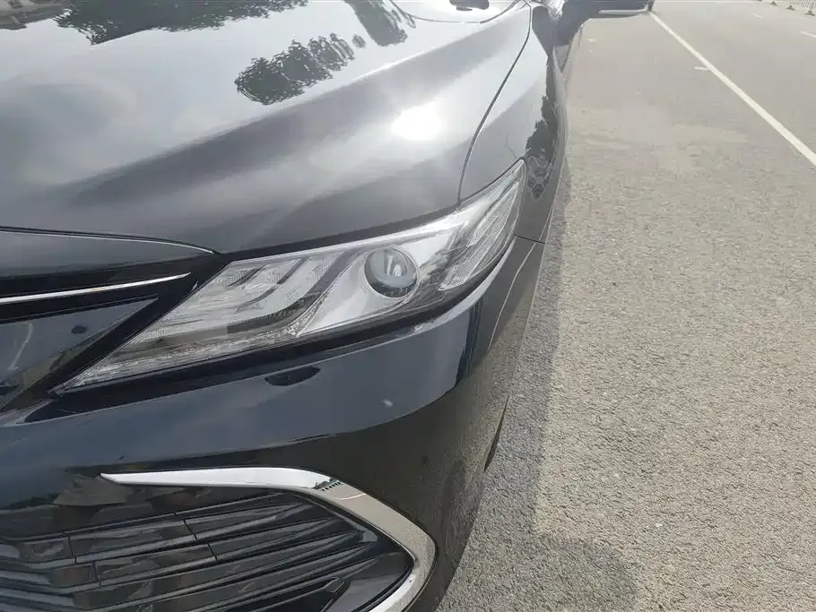 Toyota Camry — фото 3