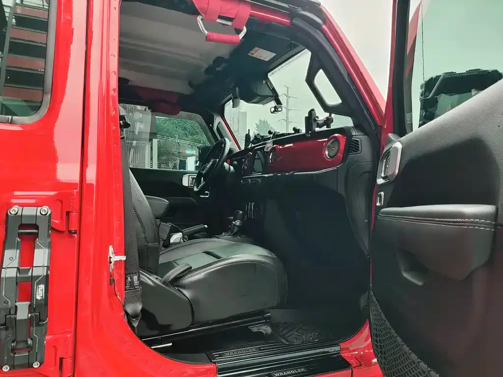 Jeep Wrangler PHEV 2023 из CN, фото 3