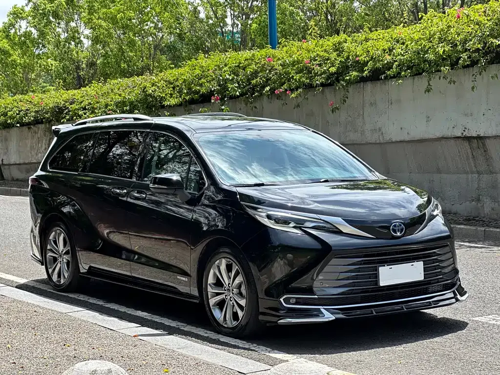 Toyota Sienna — фото 8