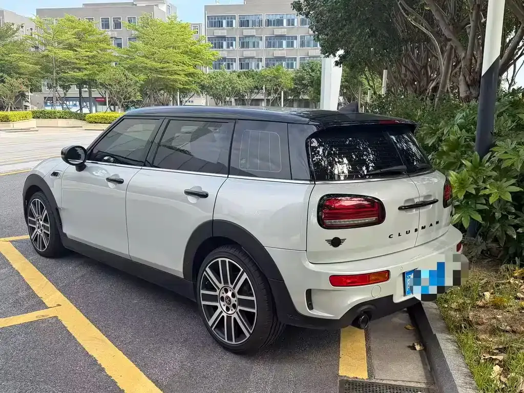 MINI Clubman — фото 2
