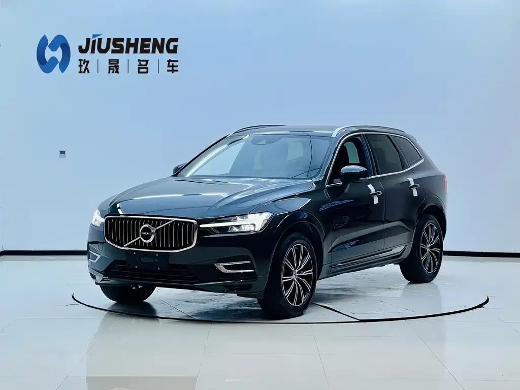 Volvo XC60 — фото 1
