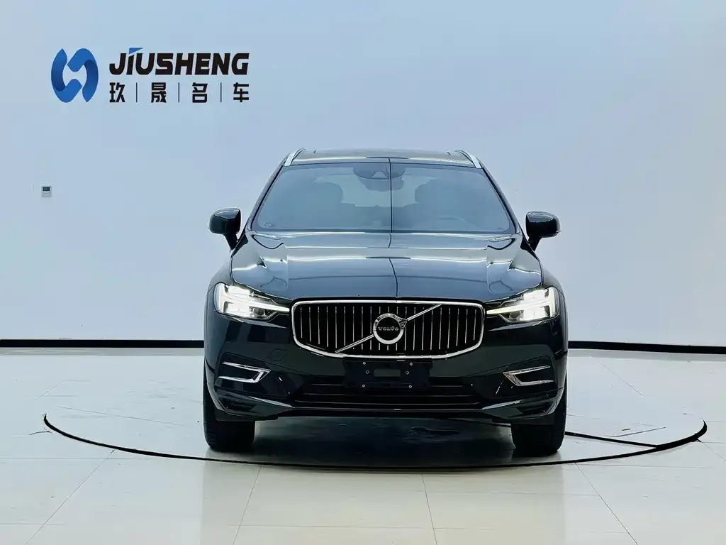 Volvo XC60 — фото 2