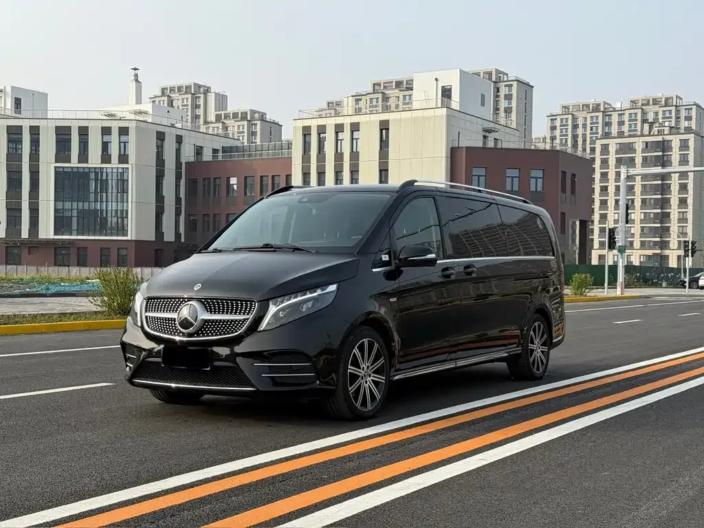 Mercedes-Benz V-Class — фото 1