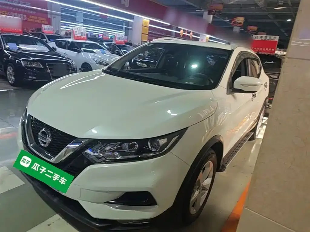 Nissan Qashqai — фото 1
