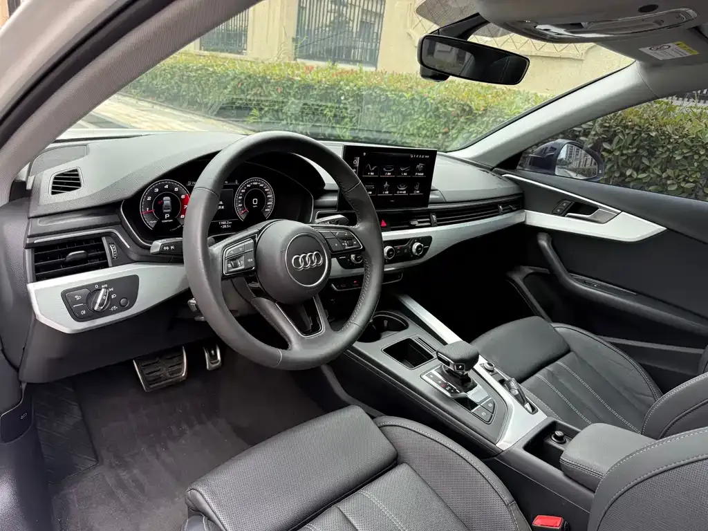Audi A4L — фото 5
