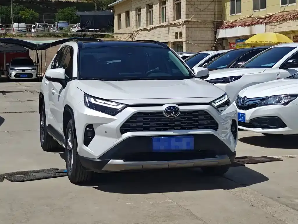 Toyota RAV4 — фото 7