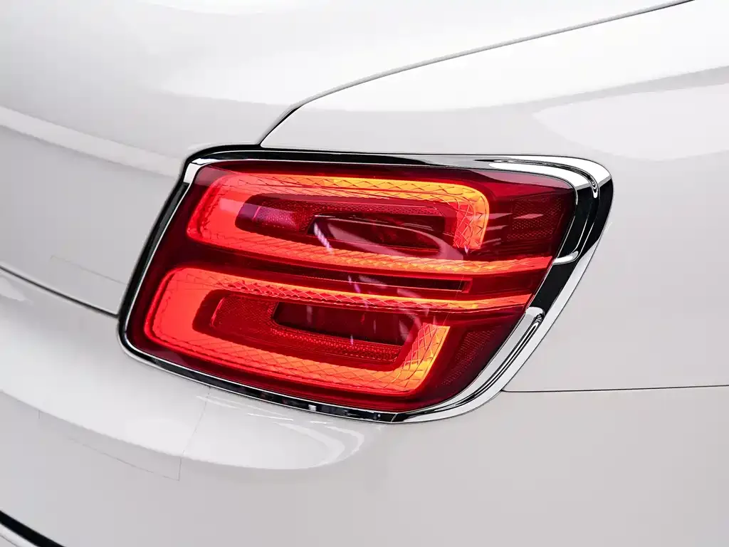 Bentley Flying Spur PHEV 2022 из CN, фото 8