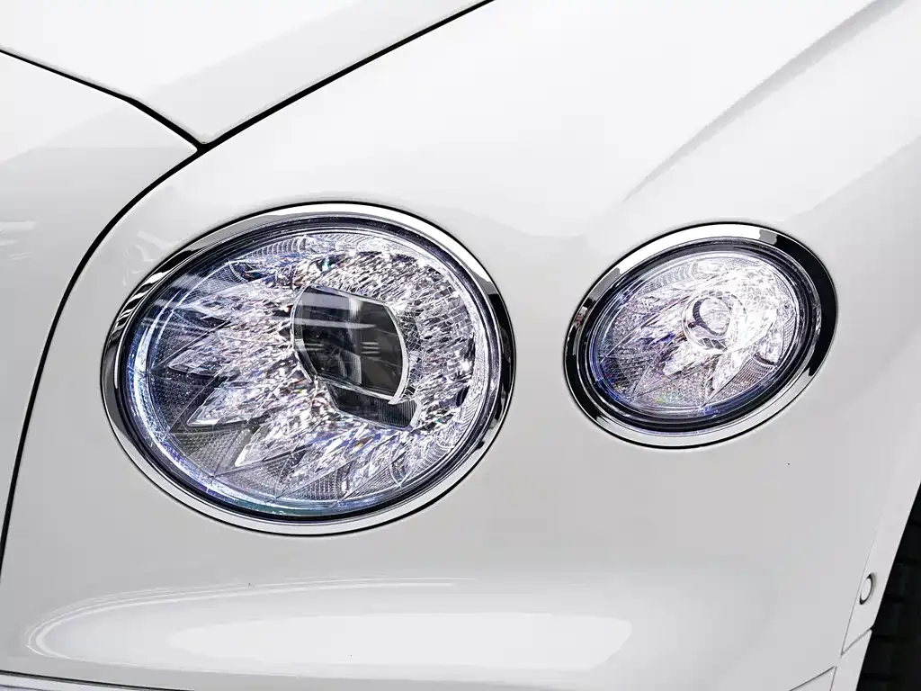 Bentley Flying Spur PHEV 2022 из CN, фото 9