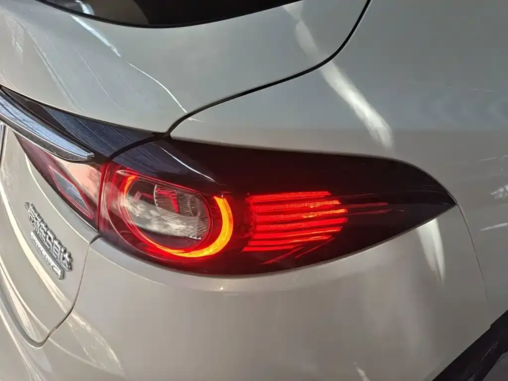 Mazda CX-4 2023 из CN, фото 3