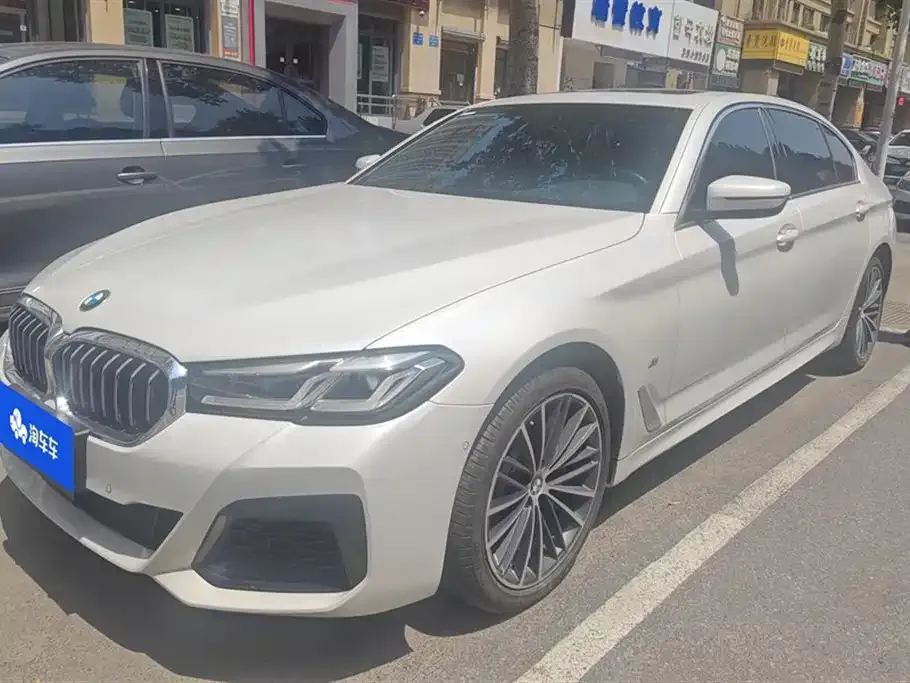 BMW 5 Series — фото 1