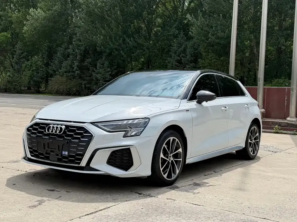 Audi A3 — фото 1