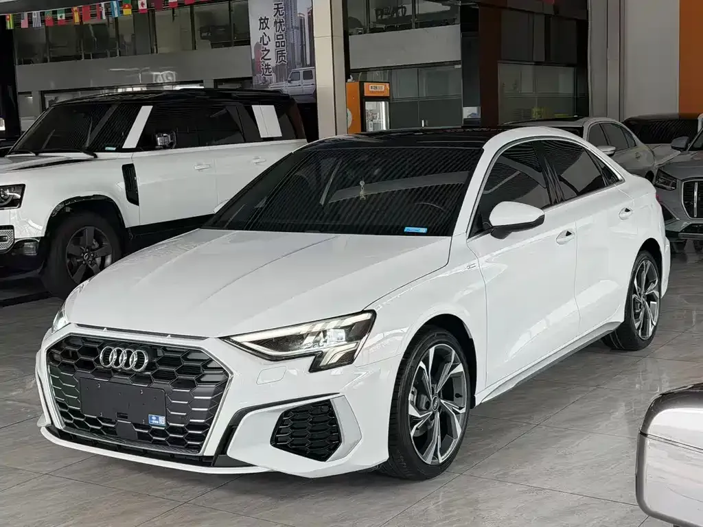 Audi A3 — фото 1