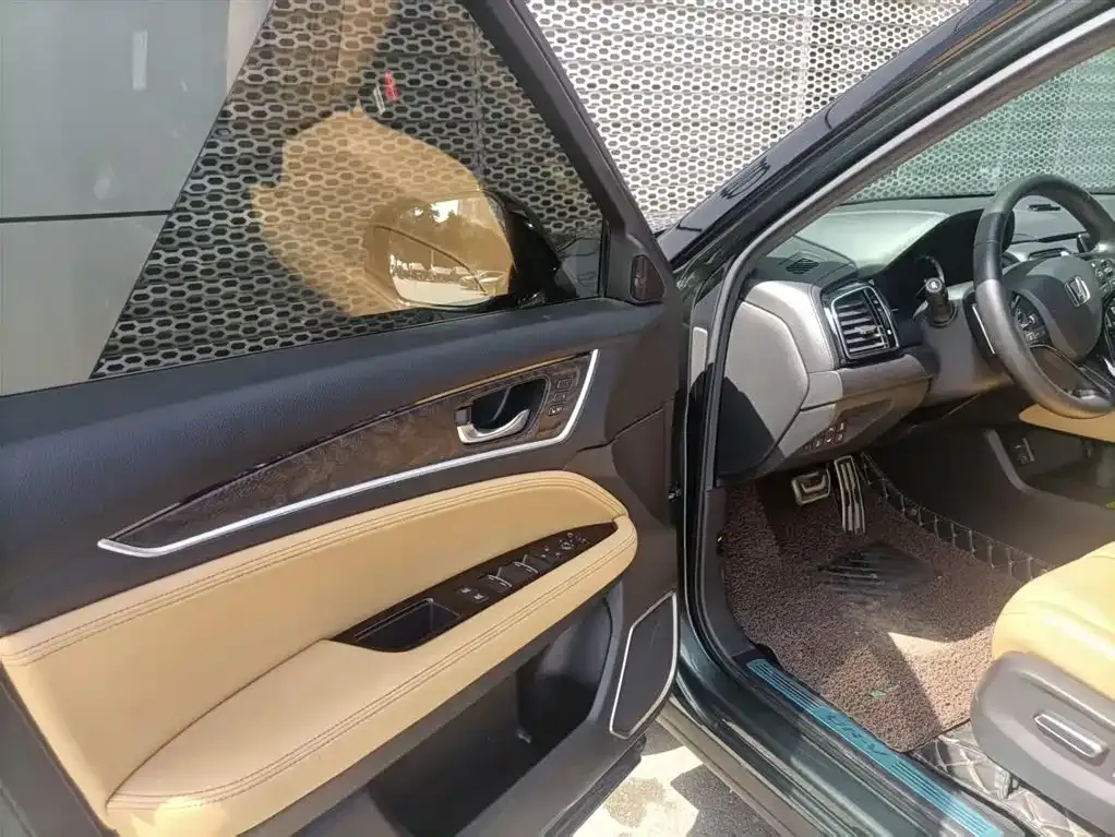 Honda UR-V — фото 8