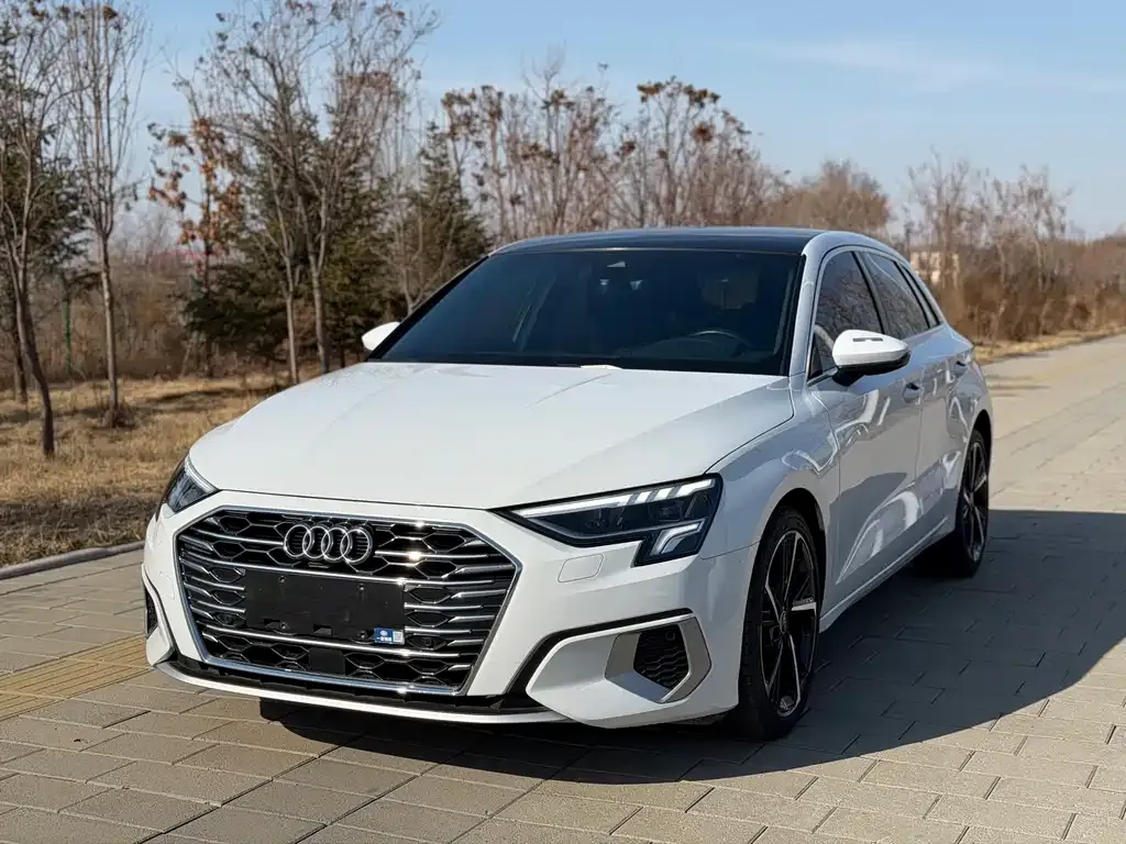 Audi A3 — фото 1