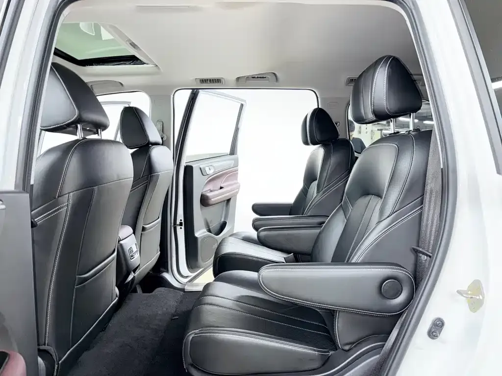 GAC Motor Trumpchi M6 — фото 10