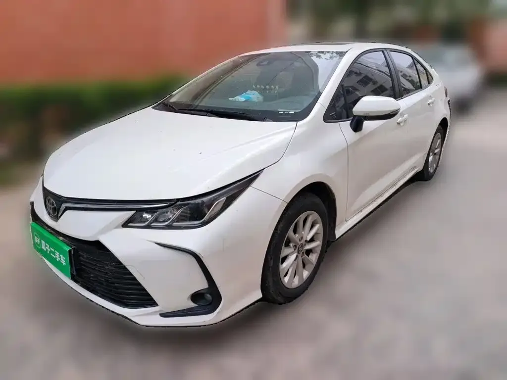 Toyota Corolla — фото 1