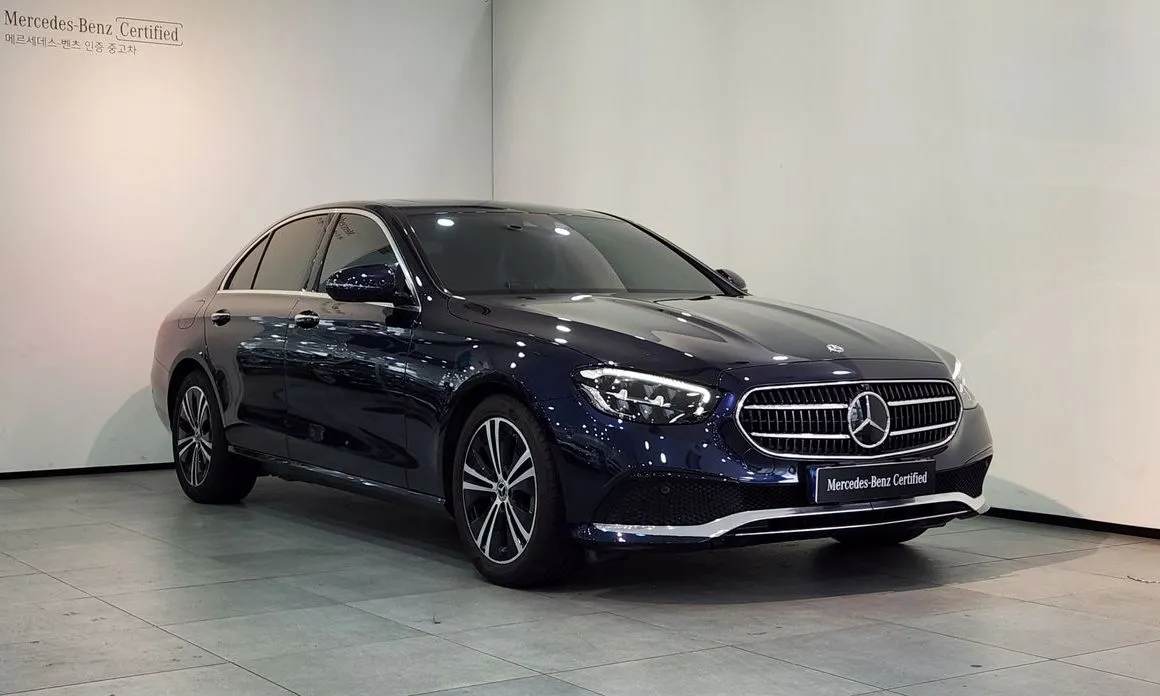 Mercedes-Benz E-Class — фото 1
