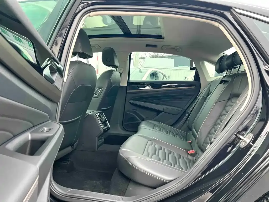 Volkswagen Passat — фото 4
