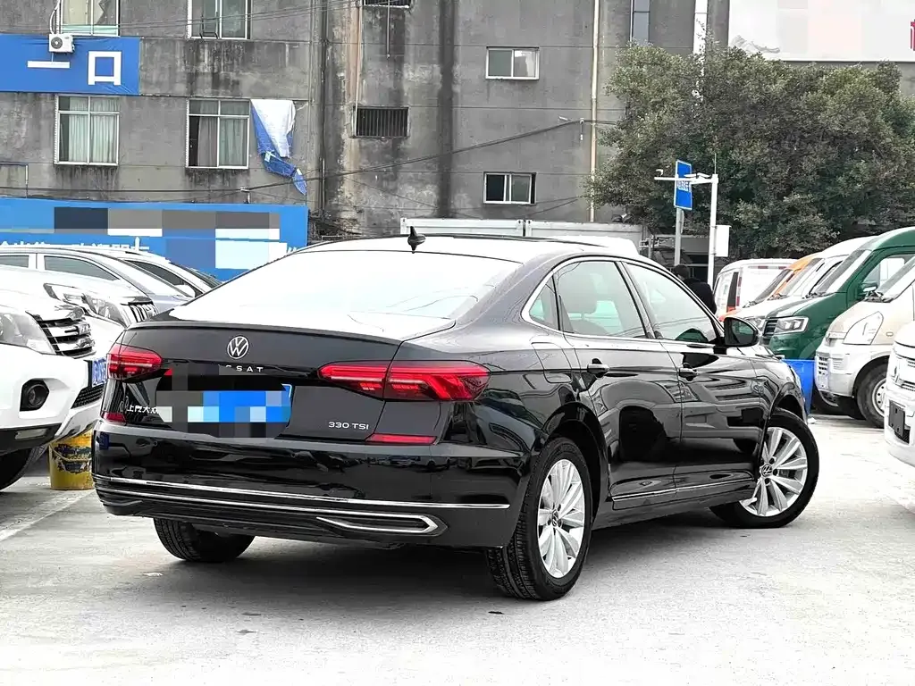 Volkswagen Passat — фото 7