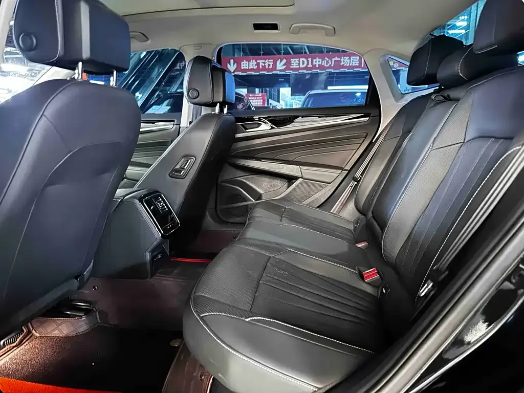 Volkswagen Passat — фото 4