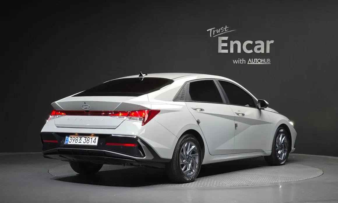 Hyundai AVANTE — фото 2