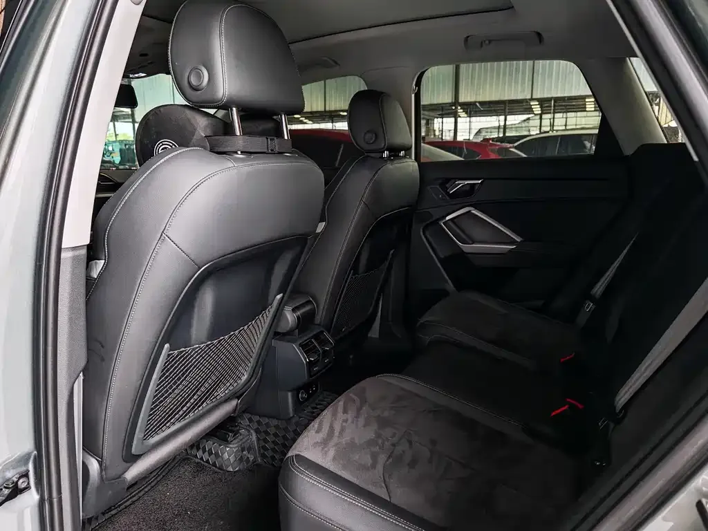 Audi Q3 2023 из CN, фото 5
