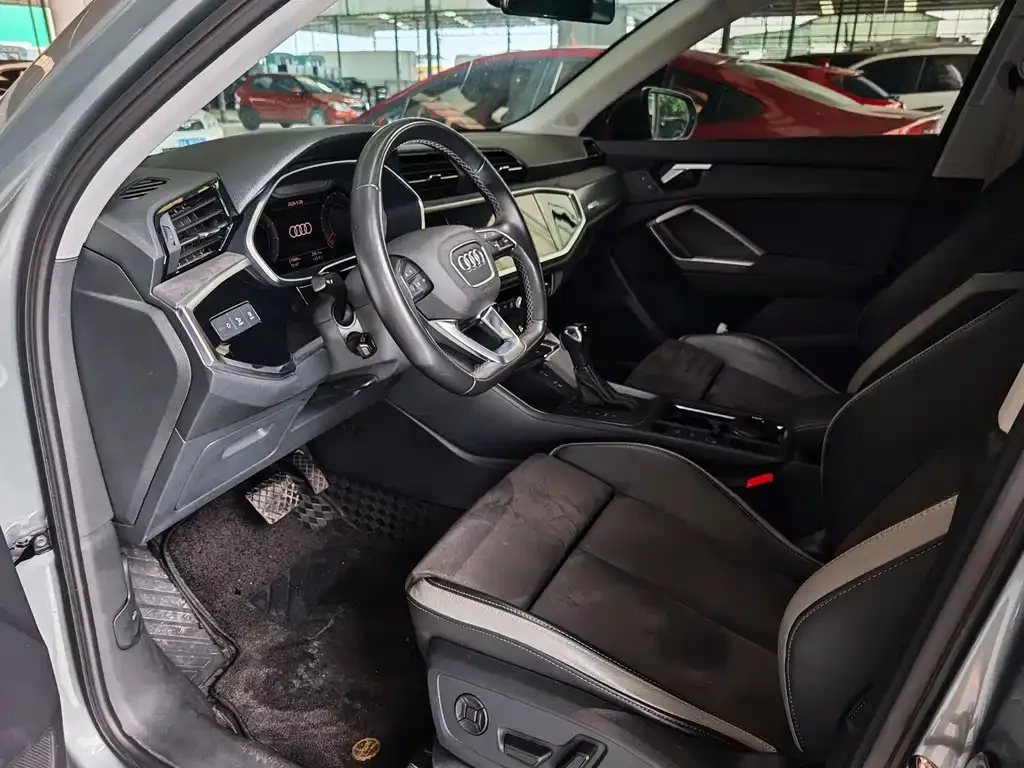 Audi Q3 2023 из CN, фото 4