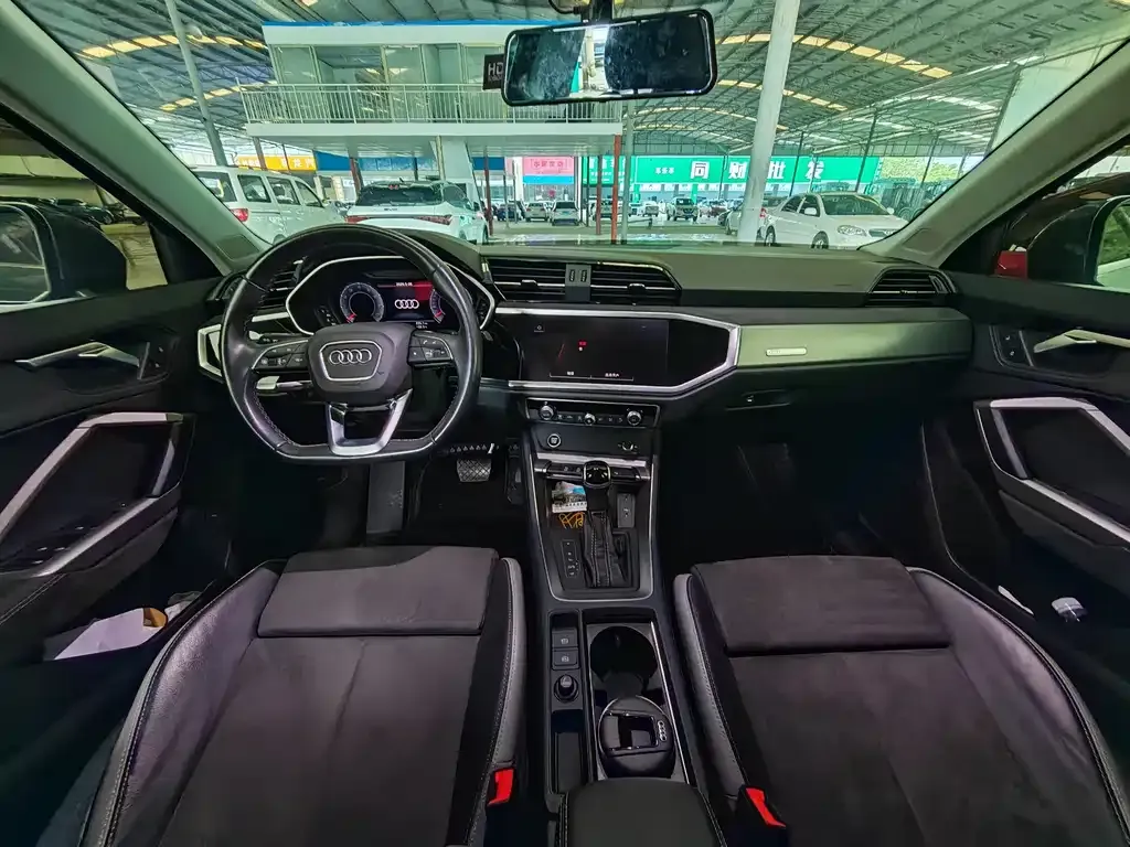Audi Q3 2023 из CN, фото 3