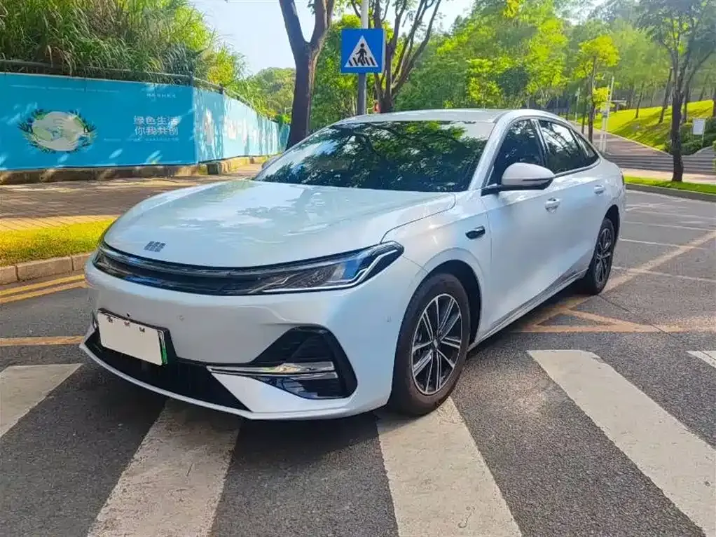 Geely 银河A7 EM