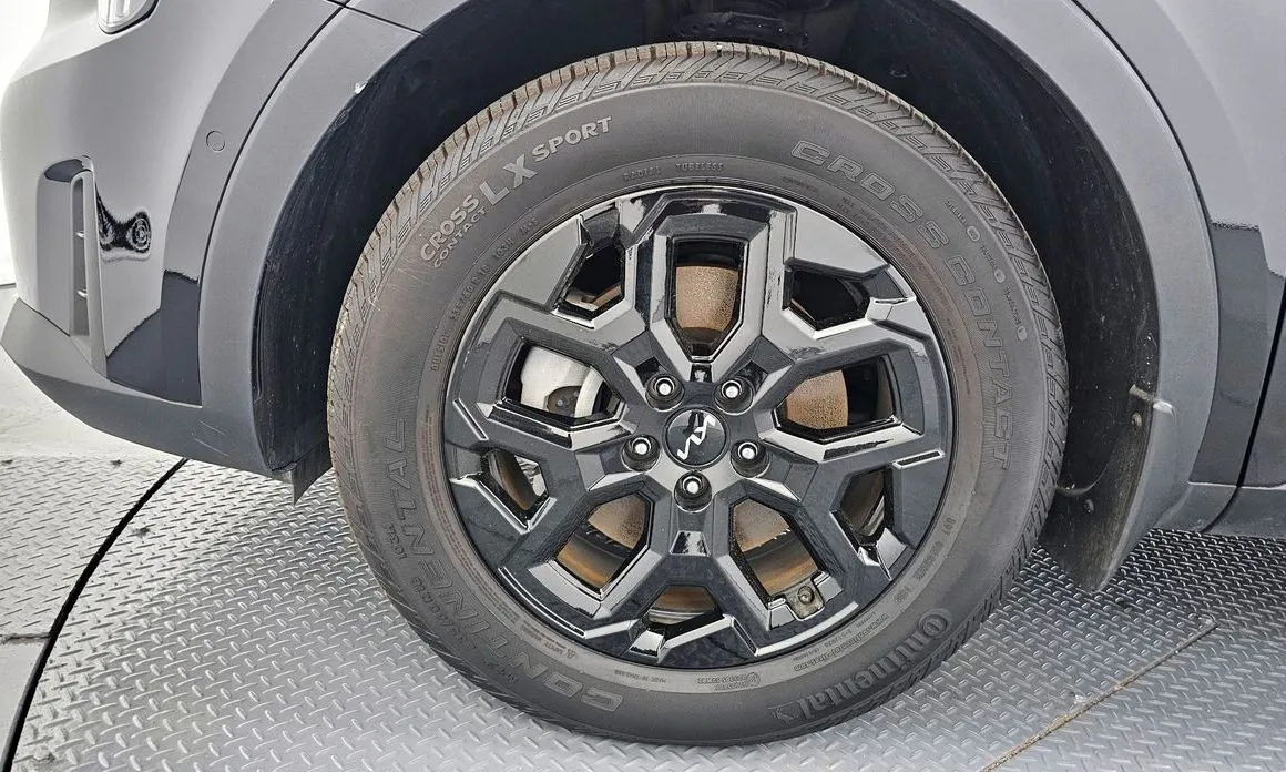 Kia Sorento — фото 8