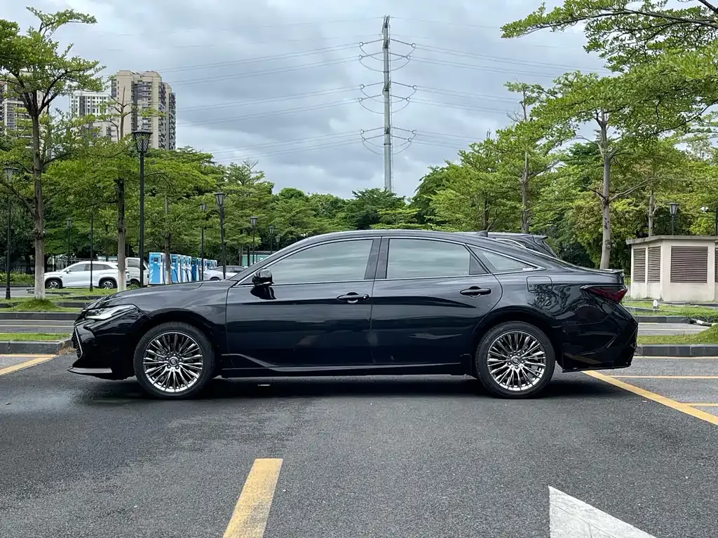 Toyota Avalon — фото 10