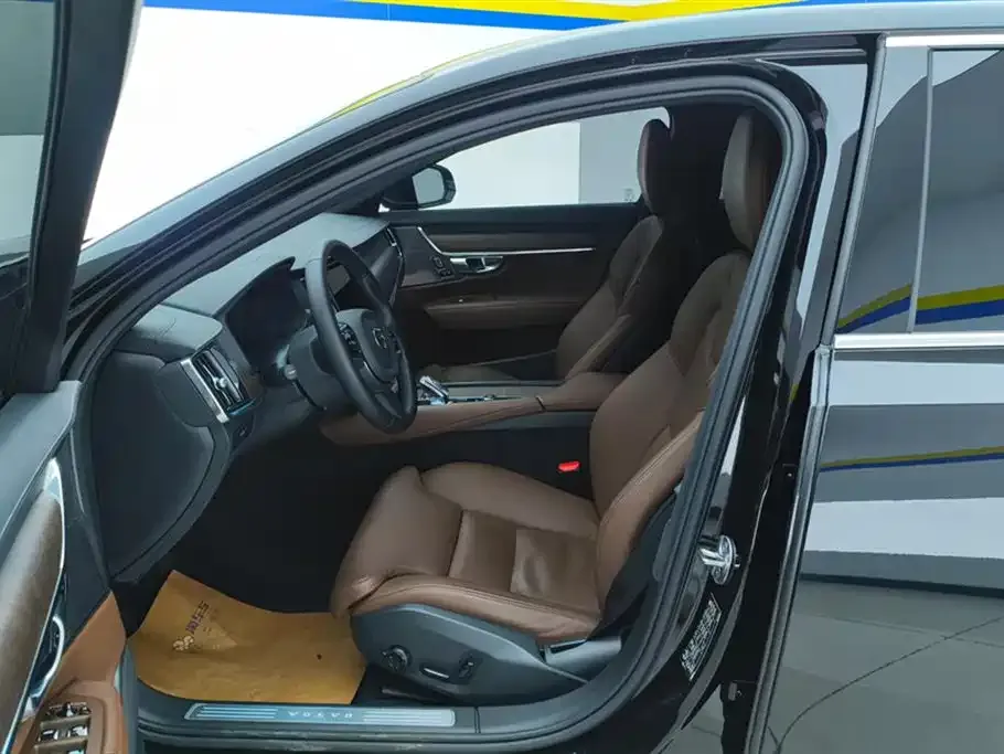 Volvo S90 — фото 10