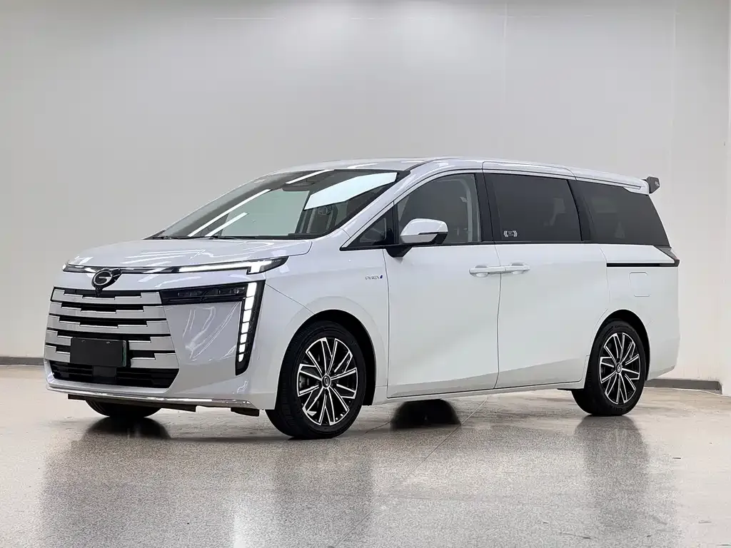 GAC Motor 传祺E8 PHEV — фото 1