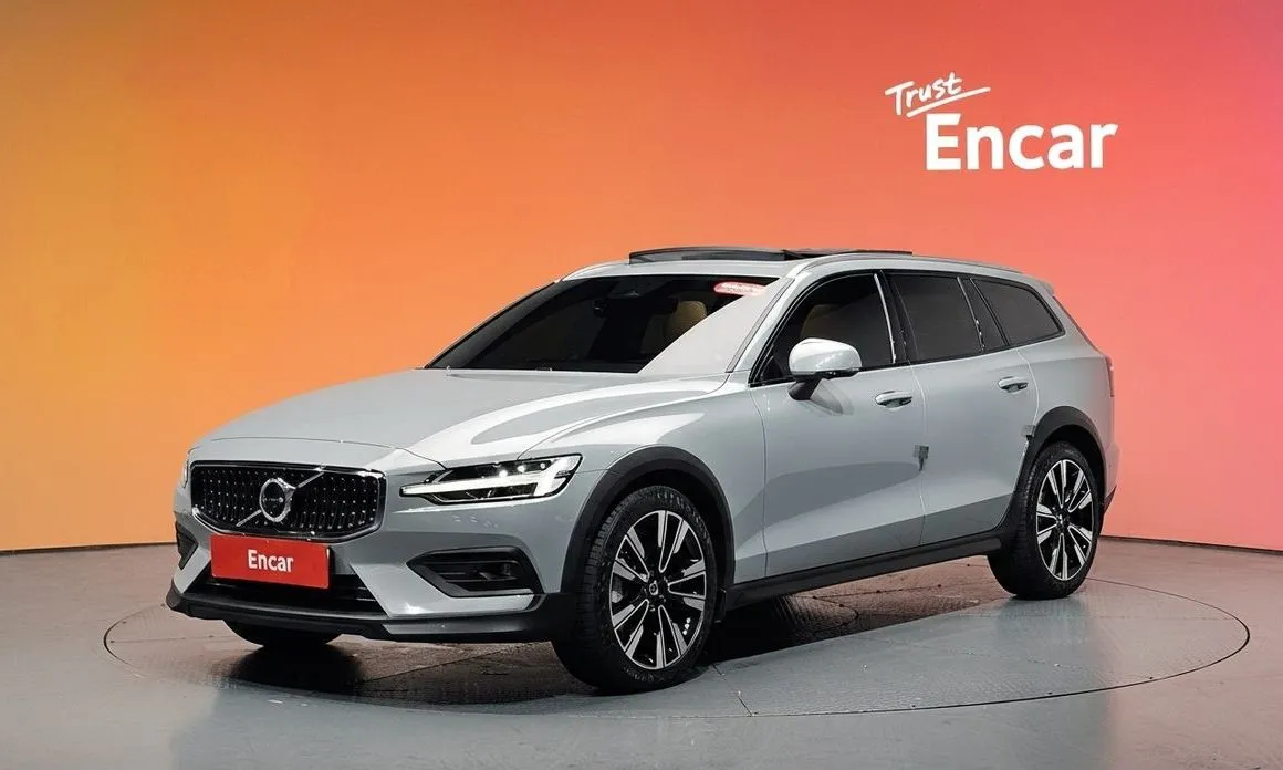 Volvo V60 2024 из KR, фото 1