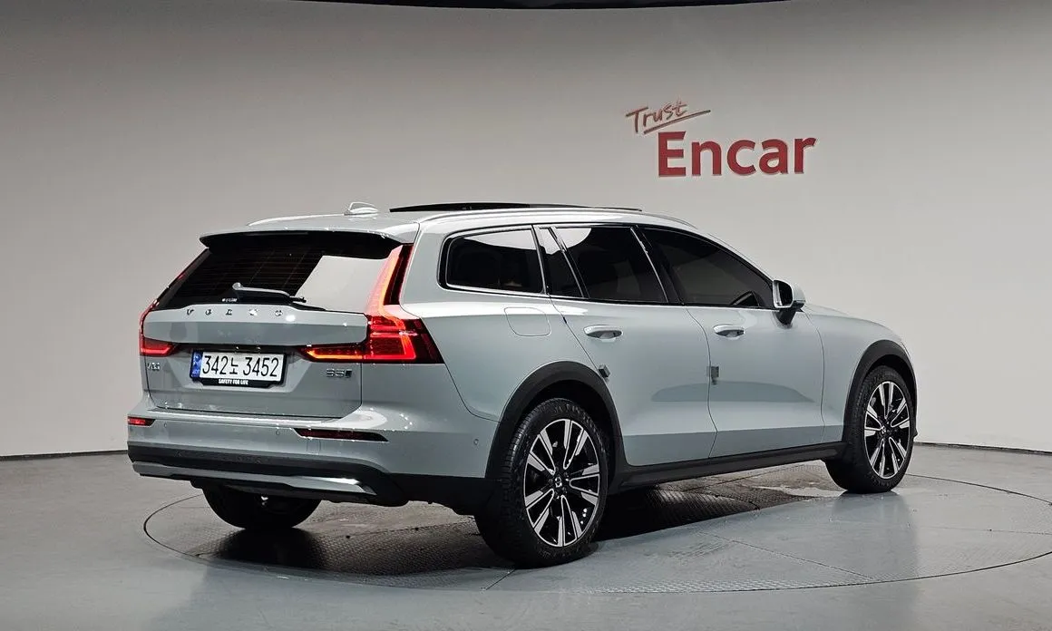 Volvo V60 2024 из KR, фото 7