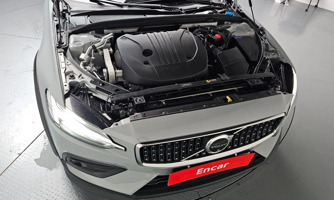Volvo V60 2024 из KR, фото 6