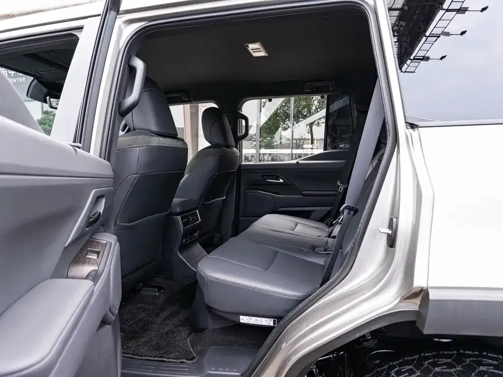 Lexus GX 2026 из CN, фото 9