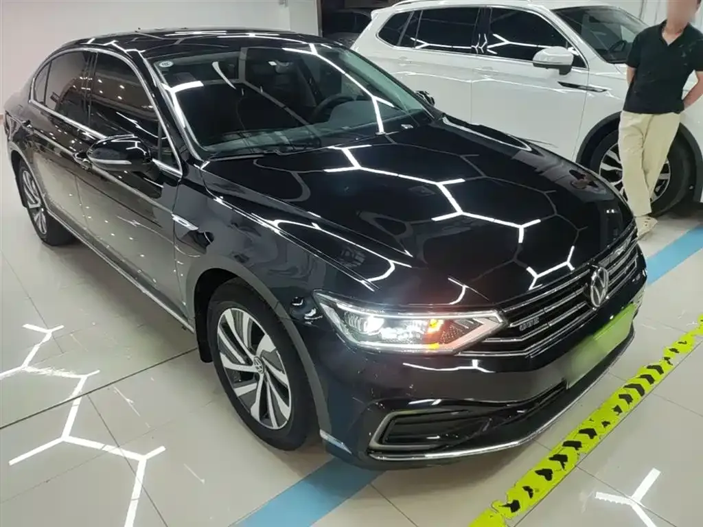 Volkswagen Magotan GTE PHEV 2023 из CN, фото 9