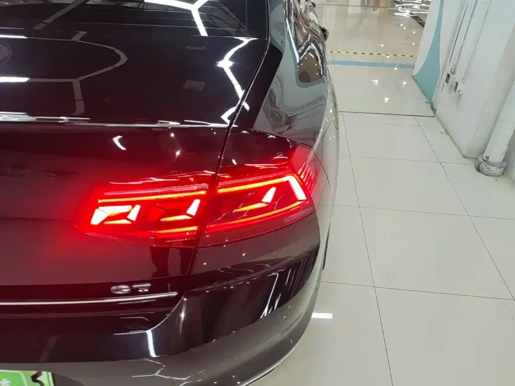 Volkswagen Magotan GTE PHEV 2023 из CN, фото 2