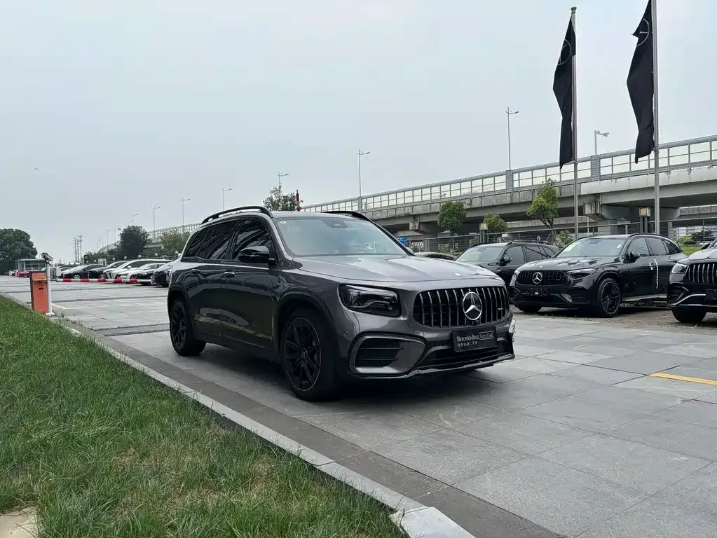 Mercedes-Benz GLB AMG — фото 2