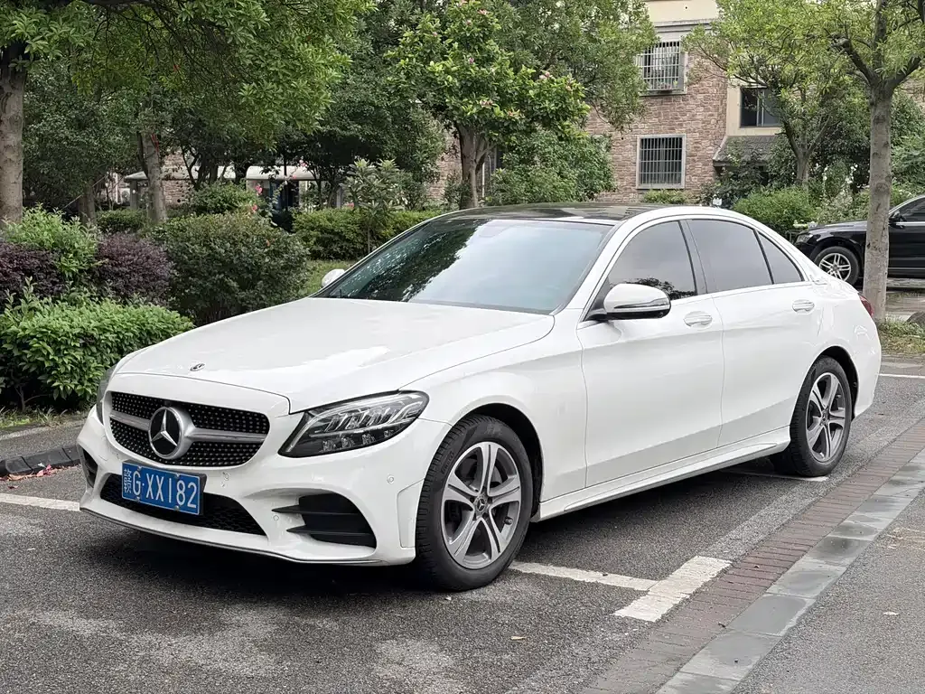 Mercedes-Benz C-Class — фото 1