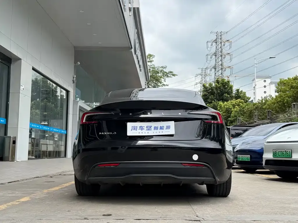 Tesla Model 3 — фото 5