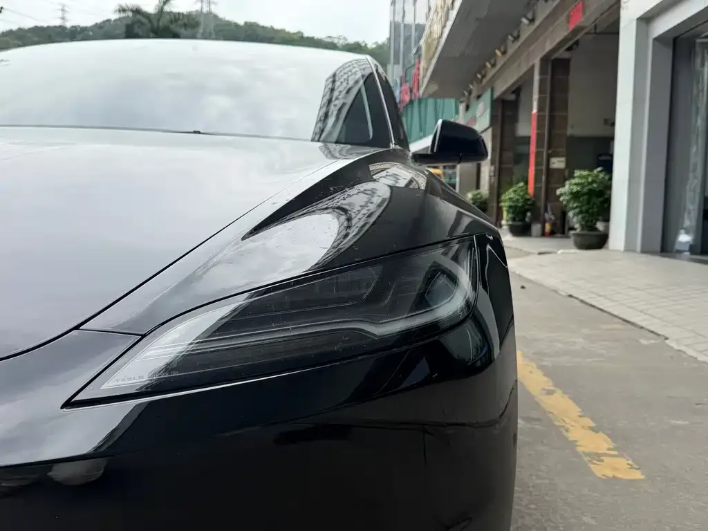 Tesla Model 3 — фото 2